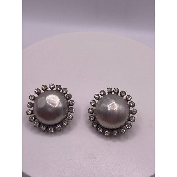 Vintage Nettie Rosenstein Faux Pearl Earrings With Rhinestone Halo - Picture 15 of 16